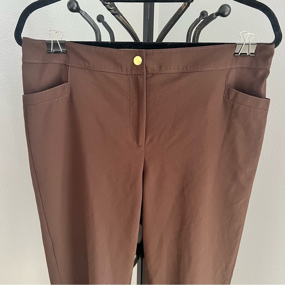 Chico’s Zenergy Neema Side-Button Crop Pants Women’s Size 8 Lightweight Brown - Picture 3 of 12